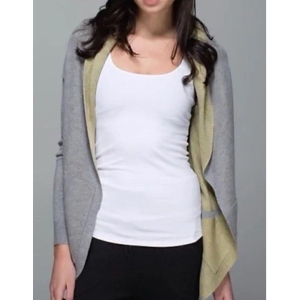Lululemon Cabin Yogi Wrap 10 Gray Yellow Reversible Boolux Cashmere Blnd Sweater